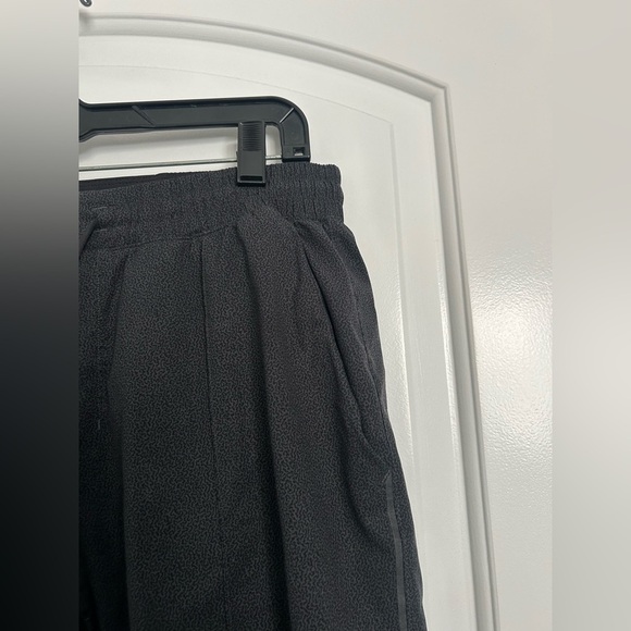 Lululemon Men's Black Casual Athletic Lightweight Shorts size large athleisure - Picture 4 of 11